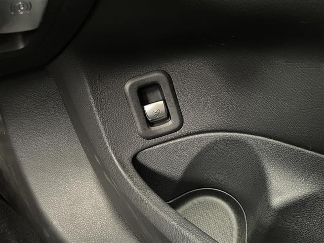Ｃクラスステーションワゴン Ｃ１８０ステーションワゴンアバンギャルドＡＭＧライン　ワンオーナー　純正ナビ　Ｂｌｕｅｔｏｏｔｈ　ａｐｐｌｅ　ｃａｒ　ｐｌａｙ　ａｎｄｒｏｉｄａｕｔｏ　レザーシート　バックカメラ　パワーバックドア　レーダークルーズコントロール　シートヒーター（22枚目）