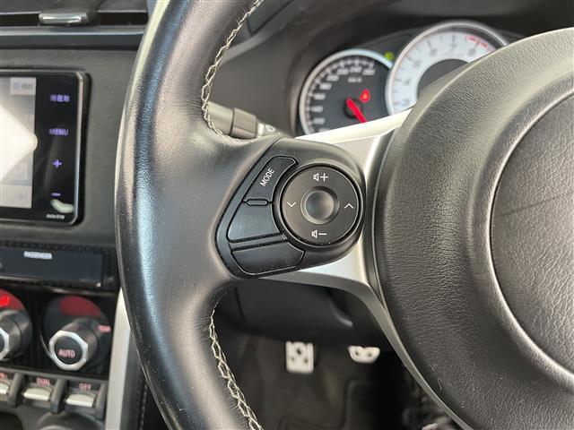 86 GTリミテッド ワンオーナ 6速マニュアル 社外ナビ フルセグ Bluetooth CD DVD シートヒーター クルーズコントロール ハーフレザーシート 純正アルミホイール 保証書 取扱説明書(5枚目)