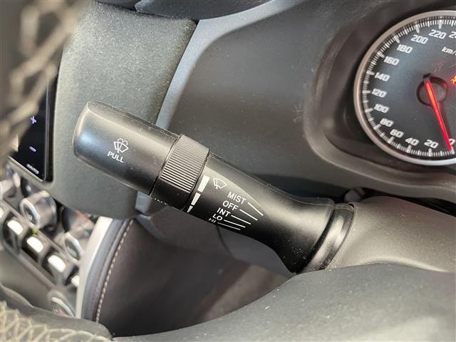 86 GTリミテッド ワンオーナ 6速マニュアル 社外ナビ フルセグ Bluetooth CD DVD シートヒーター クルーズコントロール ハーフレザーシート 純正アルミホイール 保証書 取扱説明書(7枚目)