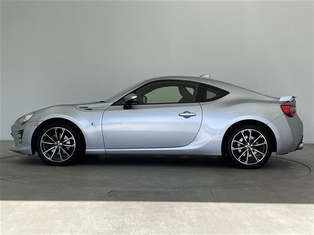 86 GTリミテッド ワンオーナ 6速マニュアル 社外ナビ フルセグ Bluetooth CD DVD シートヒーター クルーズコントロール ハーフレザーシート 純正アルミホイール 保証書 取扱説明書(34枚目)