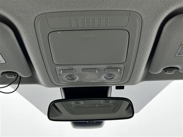 ヴォクシー ZS 煌II ワンオーナー 純正SDナビ 両側パワースライドドア バックカメラ オートライト オートマチックハイビーム 3列シート 純正フロアマット 純正アルミホイル ETC LEDヘッドライト(20枚目)