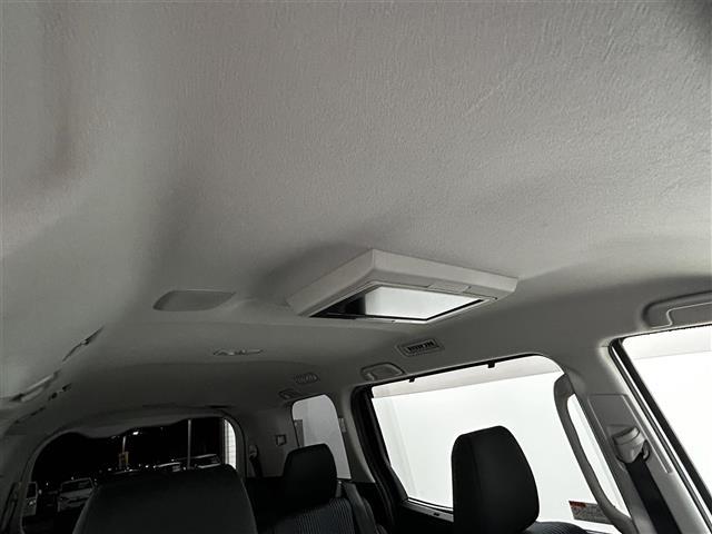 ヴォクシー ZS 煌II ワンオーナー 純正SDナビ 両側パワースライドドア バックカメラ オートライト オートマチックハイビーム 3列シート 純正フロアマット 純正アルミホイル ETC LEDヘッドライト(32枚目)