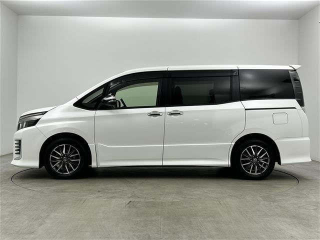 ヴォクシー ZS 煌II ワンオーナー 純正SDナビ 両側パワースライドドア バックカメラ オートライト オートマチックハイビーム 3列シート 純正フロアマット 純正アルミホイル ETC LEDヘッドライト(35枚目)