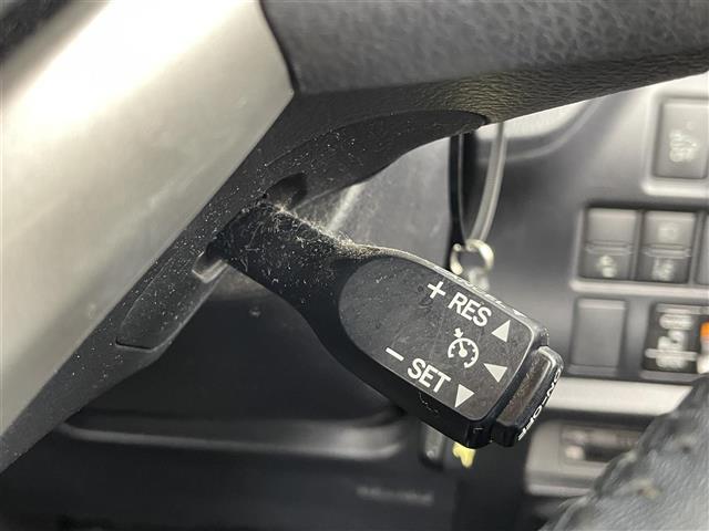 エスクァイア ハイブリッドＧｉ　純正ナビ　フルセグ　Ｂｌｕｅｔｏｏｔｈ　ＣＤ　ＤＶＤ　フリップダウンモニター　ドライブレコーダー　シートヒーター　クルーズコントロール　バックカメラ　オートハイビーム　プリクラッシュセーフティー（8枚目）