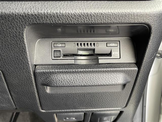 エスクァイア ハイブリッドＧｉ　純正ナビ　フルセグ　Ｂｌｕｅｔｏｏｔｈ　ＣＤ　ＤＶＤ　フリップダウンモニター　ドライブレコーダー　シートヒーター　クルーズコントロール　バックカメラ　オートハイビーム　プリクラッシュセーフティー（18枚目）