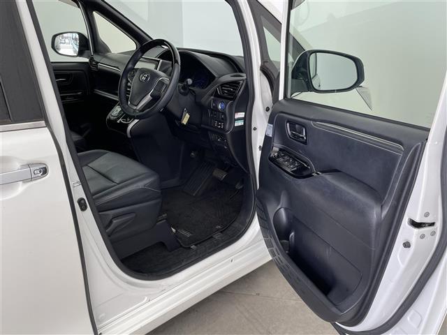 エスクァイア ハイブリッドＧｉ　純正ナビ　フルセグ　Ｂｌｕｅｔｏｏｔｈ　ＣＤ　ＤＶＤ　フリップダウンモニター　ドライブレコーダー　シートヒーター　クルーズコントロール　バックカメラ　オートハイビーム　プリクラッシュセーフティー（22枚目）