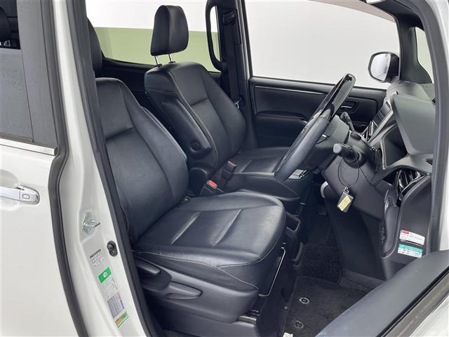 エスクァイア ハイブリッドＧｉ　純正ナビ　フルセグ　Ｂｌｕｅｔｏｏｔｈ　ＣＤ　ＤＶＤ　フリップダウンモニター　ドライブレコーダー　シートヒーター　クルーズコントロール　バックカメラ　オートハイビーム　プリクラッシュセーフティー（23枚目）