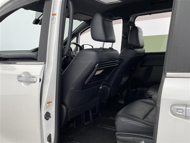 エスクァイア ハイブリッドＧｉ　純正ナビ　フルセグ　Ｂｌｕｅｔｏｏｔｈ　ＣＤ　ＤＶＤ　フリップダウンモニター　ドライブレコーダー　シートヒーター　クルーズコントロール　バックカメラ　オートハイビーム　プリクラッシュセーフティー（29枚目）