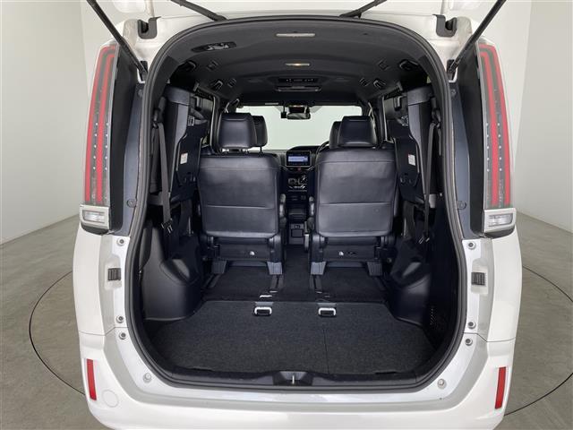 エスクァイア ハイブリッドＧｉ　純正ナビ　フルセグ　Ｂｌｕｅｔｏｏｔｈ　ＣＤ　ＤＶＤ　フリップダウンモニター　ドライブレコーダー　シートヒーター　クルーズコントロール　バックカメラ　オートハイビーム　プリクラッシュセーフティー（33枚目）