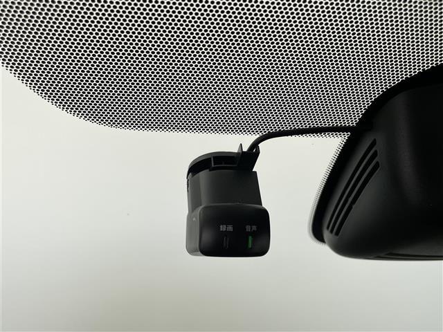 セレナ ハイウェイスター　Ｖ　プロパイロット　純正ナビ　フルセグ　Ｂｌｕｅｔｏｏｔｈ　ＣＤ　ＤＶＤ　ドライブレコーダー　ＥＴＣ　デジタルインナーミラー　両側パワースライドドア　フリップダウンモニター　アラウンドビューモニター（10枚目）