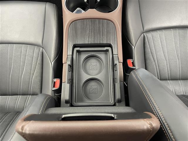 ハリアー Ｇ　トヨタセーフティーセンス　レーダークルーズコントロール　ＬＴＡ　プリクラッシュセーフティー　純正ディスプレイオーディオ　バックカメラ　デジタルインナーミラー　パワーバックドア　パワーシート（16枚目）