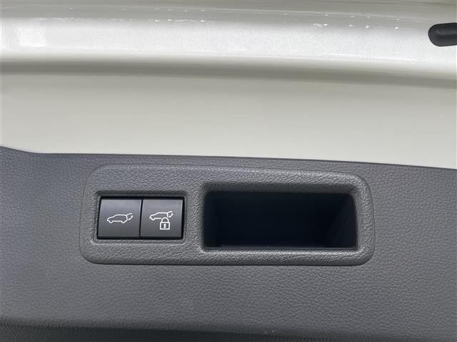 ハリアー Ｇ　トヨタセーフティーセンス　レーダークルーズコントロール　ＬＴＡ　プリクラッシュセーフティー　純正ディスプレイオーディオ　バックカメラ　デジタルインナーミラー　パワーバックドア　パワーシート（19枚目）