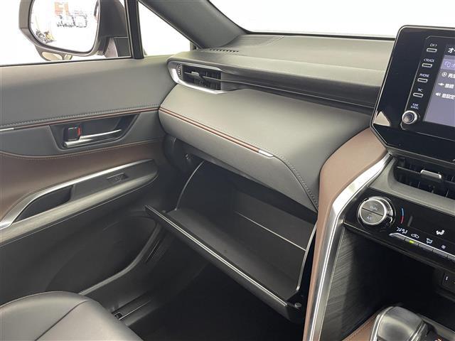 ハリアー Ｇ　トヨタセーフティーセンス　レーダークルーズコントロール　ＬＴＡ　プリクラッシュセーフティー　純正ディスプレイオーディオ　バックカメラ　デジタルインナーミラー　パワーバックドア　パワーシート（20枚目）