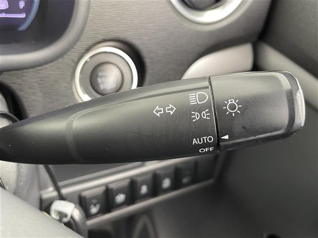 ワゴンRスティングレー X フルセグTV 衝突軽減ブレーキ アイドリングストップスマートキー オートライト 運転席シートヒーター 純正フロアマット 純正14インチアルミホイール ドアバイザー 横滑り防止システム(7枚目)