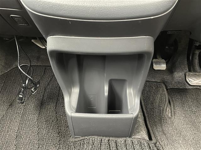 ワゴンRスティングレー X フルセグTV 衝突軽減ブレーキ アイドリングストップスマートキー オートライト 運転席シートヒーター 純正フロアマット 純正14インチアルミホイール ドアバイザー 横滑り防止システム(17枚目)