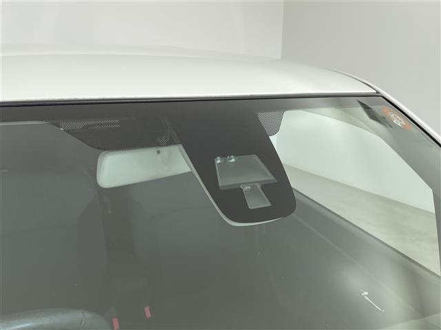 ワゴンRスティングレー X フルセグTV 衝突軽減ブレーキ アイドリングストップスマートキー オートライト 運転席シートヒーター 純正フロアマット 純正14インチアルミホイール ドアバイザー 横滑り防止システム(19枚目)