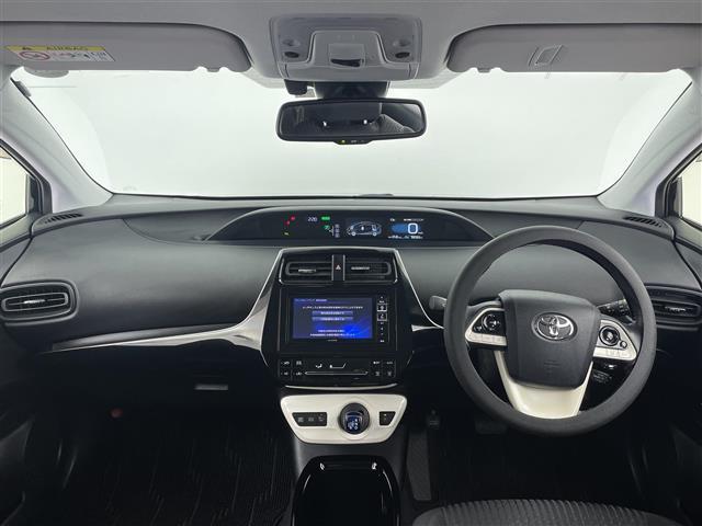 プリウス Ｓセーフティプラス　社外ナビ　Ｂｌｕｅｔｏｏｔｈ　フルセグ　ＣＤ　ＤＶＤ　バックカメラ　レーダークルーズコントロール　ＬＴＡ　ＡＨＢ　ビルトインＥＴＣ　ステアリングスイッチ　オートリトラミラー　スマートキー（2枚目）