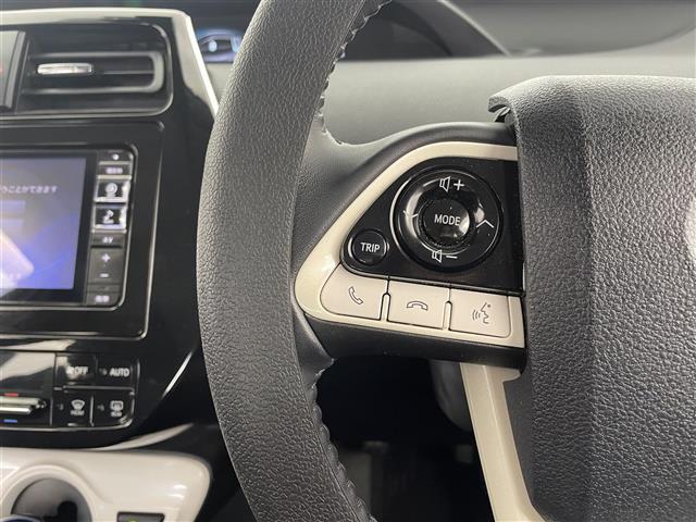 プリウス Ｓセーフティプラス　社外ナビ　Ｂｌｕｅｔｏｏｔｈ　フルセグ　ＣＤ　ＤＶＤ　バックカメラ　レーダークルーズコントロール　ＬＴＡ　ＡＨＢ　ビルトインＥＴＣ　ステアリングスイッチ　オートリトラミラー　スマートキー（5枚目）