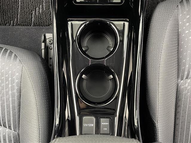 プリウス Ｓセーフティプラス　社外ナビ　Ｂｌｕｅｔｏｏｔｈ　フルセグ　ＣＤ　ＤＶＤ　バックカメラ　レーダークルーズコントロール　ＬＴＡ　ＡＨＢ　ビルトインＥＴＣ　ステアリングスイッチ　オートリトラミラー　スマートキー（17枚目）