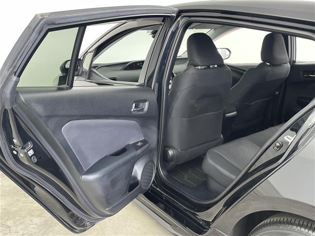 プリウス Ｓセーフティプラス　社外ナビ　Ｂｌｕｅｔｏｏｔｈ　フルセグ　ＣＤ　ＤＶＤ　バックカメラ　レーダークルーズコントロール　ＬＴＡ　ＡＨＢ　ビルトインＥＴＣ　ステアリングスイッチ　オートリトラミラー　スマートキー（28枚目）