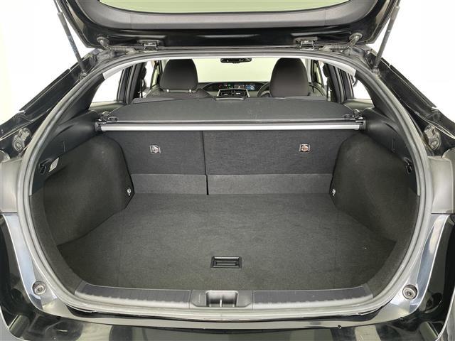 プリウス Ｓセーフティプラス　社外ナビ　Ｂｌｕｅｔｏｏｔｈ　フルセグ　ＣＤ　ＤＶＤ　バックカメラ　レーダークルーズコントロール　ＬＴＡ　ＡＨＢ　ビルトインＥＴＣ　ステアリングスイッチ　オートリトラミラー　スマートキー（30枚目）