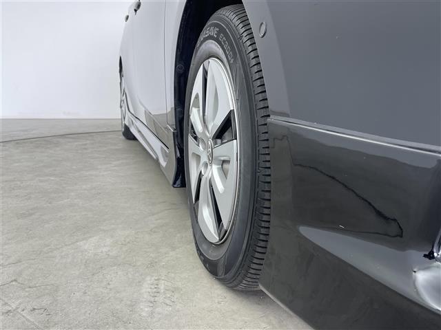 プリウス Ｓセーフティプラス　社外ナビ　Ｂｌｕｅｔｏｏｔｈ　フルセグ　ＣＤ　ＤＶＤ　バックカメラ　レーダークルーズコントロール　ＬＴＡ　ＡＨＢ　ビルトインＥＴＣ　ステアリングスイッチ　オートリトラミラー　スマートキー（40枚目）