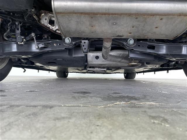 プリウス Ｓセーフティプラス　社外ナビ　Ｂｌｕｅｔｏｏｔｈ　フルセグ　ＣＤ　ＤＶＤ　バックカメラ　レーダークルーズコントロール　ＬＴＡ　ＡＨＢ　ビルトインＥＴＣ　ステアリングスイッチ　オートリトラミラー　スマートキー（43枚目）