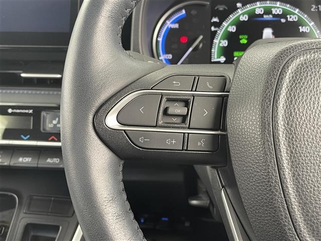 ヴォクシー ハイブリッドS-Z 純正後席モニター 快適利便PKG CD DVD パワーバックドア オートホールド 両側パワースライドドア トヨタセーフティーセンス 衝突軽減ブレーキ BSM HDMI ステアリングヒーター ETC(5枚目)