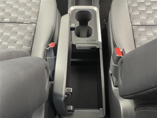 ヴォクシー ハイブリッドS-Z 純正後席モニター 快適利便PKG CD DVD パワーバックドア オートホールド 両側パワースライドドア トヨタセーフティーセンス 衝突軽減ブレーキ BSM HDMI ステアリングヒーター ETC(21枚目)