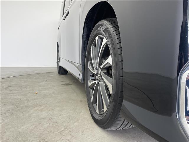 ヴォクシー ハイブリッドS-Z 純正後席モニター 快適利便PKG CD DVD パワーバックドア オートホールド 両側パワースライドドア トヨタセーフティーセンス 衝突軽減ブレーキ BSM HDMI ステアリングヒーター ETC(23枚目)