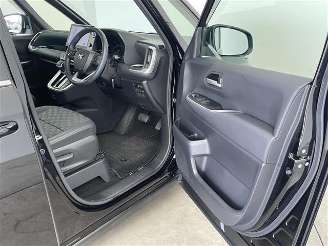 ヴォクシー ハイブリッドS-Z 純正後席モニター 快適利便PKG CD DVD パワーバックドア オートホールド 両側パワースライドドア トヨタセーフティーセンス 衝突軽減ブレーキ BSM HDMI ステアリングヒーター ETC(29枚目)