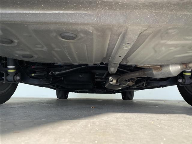 ヴォクシー ハイブリッドS-Z 純正後席モニター 快適利便PKG CD DVD パワーバックドア オートホールド 両側パワースライドドア トヨタセーフティーセンス 衝突軽減ブレーキ BSM HDMI ステアリングヒーター ETC(43枚目)