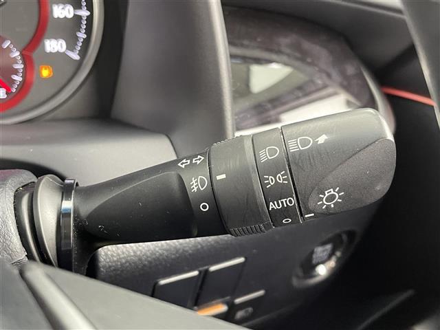 アルファード ２．５Ｓ　ワンオーナー／アルパイン１１インチ／アルパイン後部座席モニター／アルパインエアロ／ＴＥＩＮ車高調／ＧＰＳレーダー／デジタルインナーミラー／両側パワスラ／コーナーセンサー／バックカメラ／オートハイビーム（8枚目）