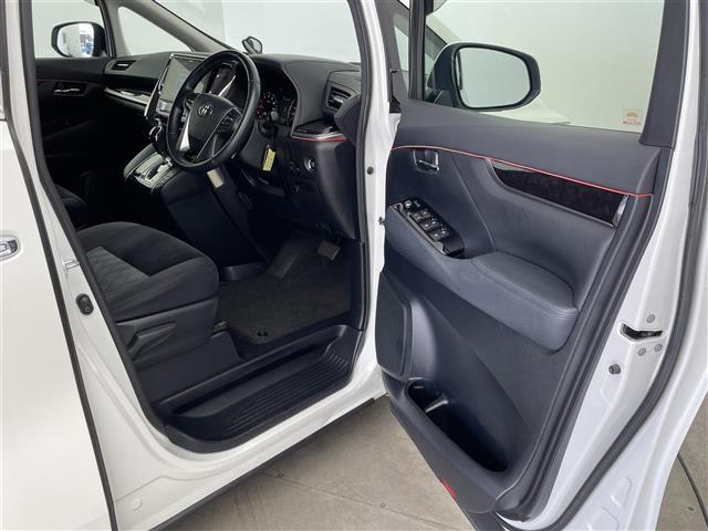 アルファード ２．５Ｓ　ワンオーナー／アルパイン１１インチ／アルパイン後部座席モニター／アルパインエアロ／ＴＥＩＮ車高調／ＧＰＳレーダー／デジタルインナーミラー／両側パワスラ／コーナーセンサー／バックカメラ／オートハイビーム（29枚目）