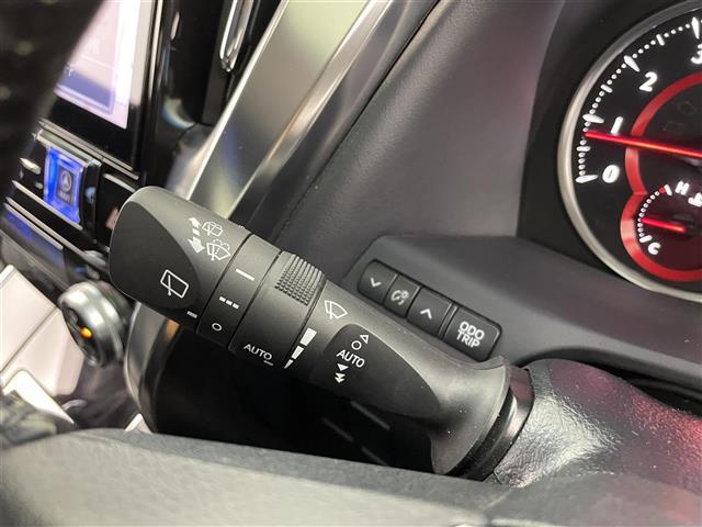 アルファード ２．５Ｓ　Ｃパッケージ　ワンオーナー／ウェッズ・マーベリックアルミホイル／アルパイン１１インチナビ／フリップダウンモニター／リフトアップスピーカー／ウーファー／ローダウンサスペンション／イエローフォグ／サンルーフ／（7枚目）