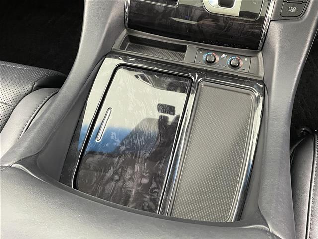 アルファード ２．５Ｓ　Ｃパッケージ　ワンオーナー／ウェッズ・マーベリックアルミホイル／アルパイン１１インチナビ／フリップダウンモニター／リフトアップスピーカー／ウーファー／ローダウンサスペンション／イエローフォグ／サンルーフ／（20枚目）