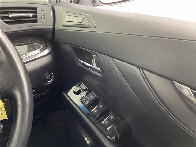 アルファード ２．５Ｓ　Ｃパッケージ　ワンオーナー／ウェッズ・マーベリックアルミホイル／アルパイン１１インチナビ／フリップダウンモニター／リフトアップスピーカー／ウーファー／ローダウンサスペンション／イエローフォグ／サンルーフ／（23枚目）