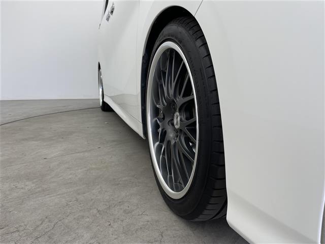 アルファード ２．５Ｓ　Ｃパッケージ　ワンオーナー／ウェッズ・マーベリックアルミホイル／アルパイン１１インチナビ／フリップダウンモニター／リフトアップスピーカー／ウーファー／ローダウンサスペンション／イエローフォグ／サンルーフ／（41枚目）