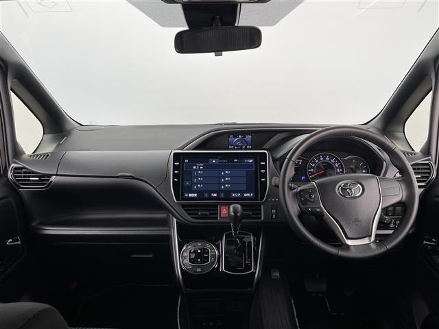 ヴォクシー ＺＳ　煌ＩＩ　７人乗り　衝突軽減　純正１０型ナビ　フルセグＴＶ　ＢＴ対応　ＨＤＭＩ　ＵＳＢ　Ｂカメラ　後席モニター　両側電動スライドドア　ＥＴＣ　モデリスタエアロ　シグネチャーイルミブレード　クリアランスソナー（2枚目）