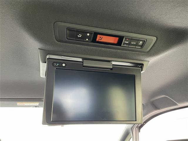 ヴォクシー ＺＳ　煌ＩＩ　７人乗り　衝突軽減　純正１０型ナビ　フルセグＴＶ　ＢＴ対応　ＨＤＭＩ　ＵＳＢ　Ｂカメラ　後席モニター　両側電動スライドドア　ＥＴＣ　モデリスタエアロ　シグネチャーイルミブレード　クリアランスソナー（11枚目）