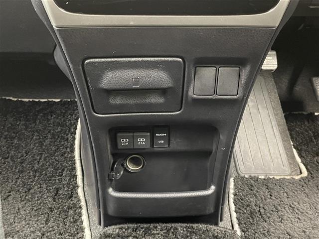 ヴォクシー ＺＳ　煌ＩＩ　７人乗り　衝突軽減　純正１０型ナビ　フルセグＴＶ　ＢＴ対応　ＨＤＭＩ　ＵＳＢ　Ｂカメラ　後席モニター　両側電動スライドドア　ＥＴＣ　モデリスタエアロ　シグネチャーイルミブレード　クリアランスソナー（13枚目）