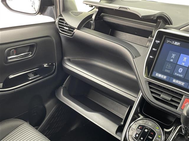 ヴォクシー ＺＳ　煌ＩＩ　７人乗り　衝突軽減　純正１０型ナビ　フルセグＴＶ　ＢＴ対応　ＨＤＭＩ　ＵＳＢ　Ｂカメラ　後席モニター　両側電動スライドドア　ＥＴＣ　モデリスタエアロ　シグネチャーイルミブレード　クリアランスソナー（19枚目）