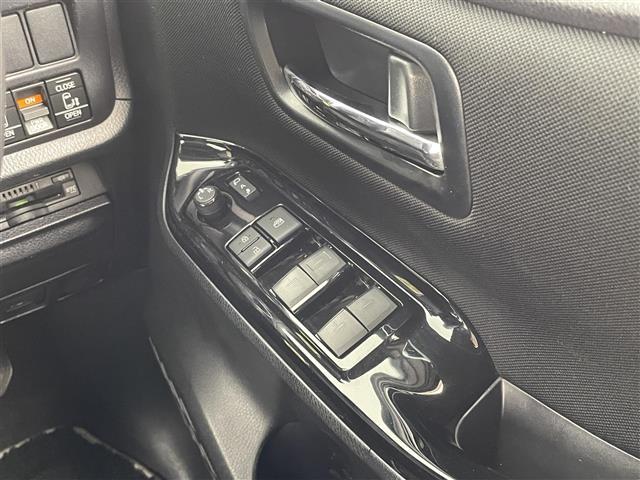 ヴォクシー ＺＳ　煌ＩＩ　７人乗り　衝突軽減　純正１０型ナビ　フルセグＴＶ　ＢＴ対応　ＨＤＭＩ　ＵＳＢ　Ｂカメラ　後席モニター　両側電動スライドドア　ＥＴＣ　モデリスタエアロ　シグネチャーイルミブレード　クリアランスソナー（21枚目）