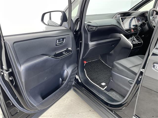 ヴォクシー ＺＳ　煌ＩＩ　７人乗り　衝突軽減　純正１０型ナビ　フルセグＴＶ　ＢＴ対応　ＨＤＭＩ　ＵＳＢ　Ｂカメラ　後席モニター　両側電動スライドドア　ＥＴＣ　モデリスタエアロ　シグネチャーイルミブレード　クリアランスソナー（22枚目）