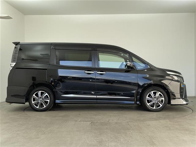 ヴォクシー ＺＳ　煌ＩＩ　７人乗り　衝突軽減　純正１０型ナビ　フルセグＴＶ　ＢＴ対応　ＨＤＭＩ　ＵＳＢ　Ｂカメラ　後席モニター　両側電動スライドドア　ＥＴＣ　モデリスタエアロ　シグネチャーイルミブレード　クリアランスソナー（37枚目）