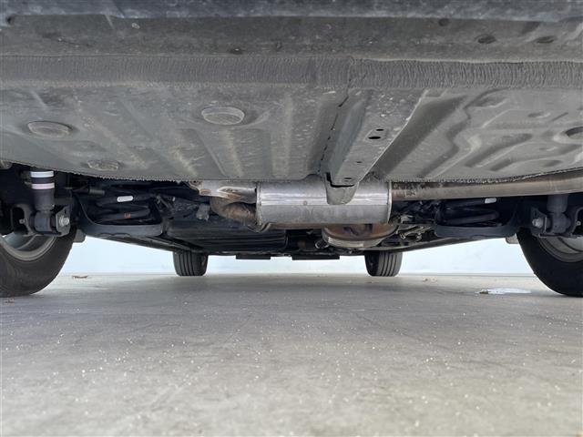 ヴォクシー ＺＳ　煌ＩＩ　７人乗り　衝突軽減　純正１０型ナビ　フルセグＴＶ　ＢＴ対応　ＨＤＭＩ　ＵＳＢ　Ｂカメラ　後席モニター　両側電動スライドドア　ＥＴＣ　モデリスタエアロ　シグネチャーイルミブレード　クリアランスソナー（43枚目）