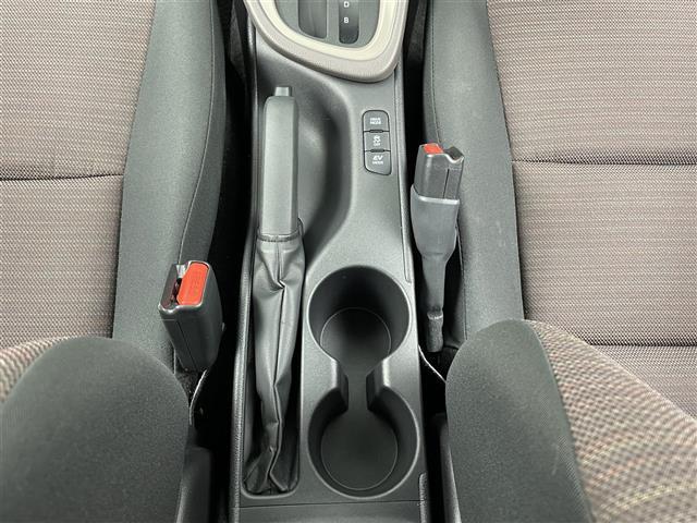 ヤリス ハイブリッドG 衝突軽減 BSM パノラミックビューモニター 純正ディスプレイオーディオ フルセグTV BT対応 CD/DVD AppleCarPlay AndroidAuto ETC2.0 前後ドライブレコーダー(17枚目)