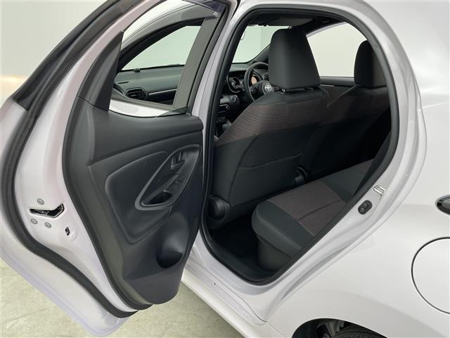 ヤリス ハイブリッドG 衝突軽減 BSM パノラミックビューモニター 純正ディスプレイオーディオ フルセグTV BT対応 CD/DVD AppleCarPlay AndroidAuto ETC2.0 前後ドライブレコーダー(24枚目)