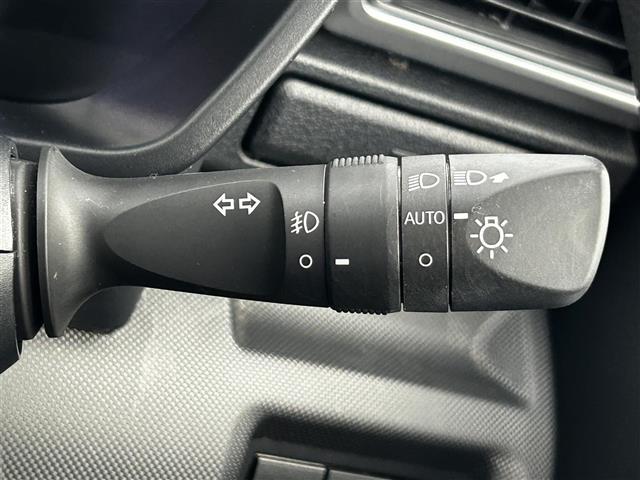 ロッキー Ｇ　純正ＳＤナビ（ＢＴ／ＣＤ／ＤＶＤ／フルセグ）／スマートアシスト／コーナーセンサー／レーダークルーズコントロール／レーンキープアシスト／オートライト／オートマチックハイビーム／アイドリングストップ（9枚目）