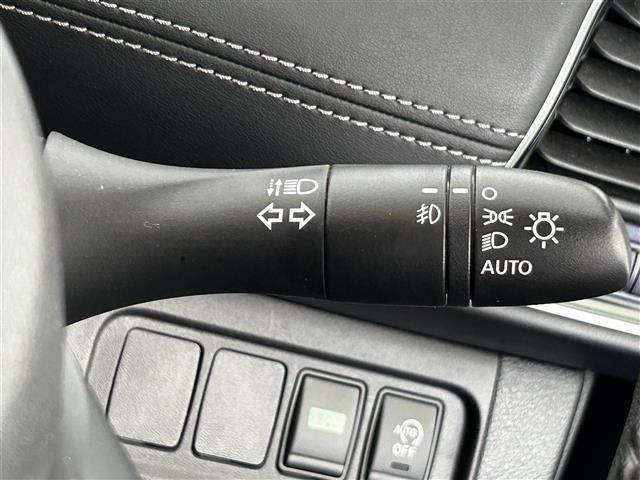 セレナ ハイウェイスター　Ｖセレクション　純正ＳＤナビ／両側パワスラ／全方位カメラ／コーナーセンサー／パーキングアシスト／アイドリングストップ／オートライト／オートマチックハイビーム／ビルトインＥＴＣ／ドラレコ／チップアップシート（9枚目）